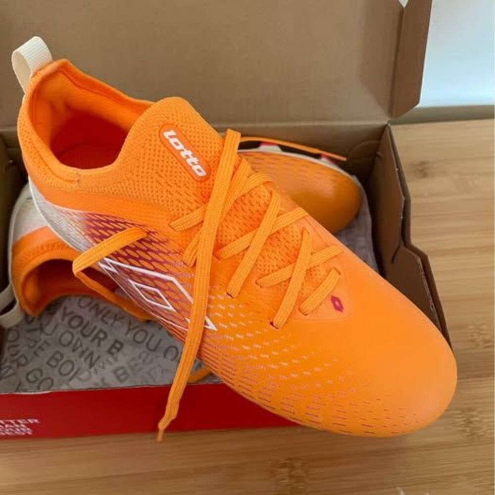 Lotto Roma 200 Soccer Cleats- size 3.5 New